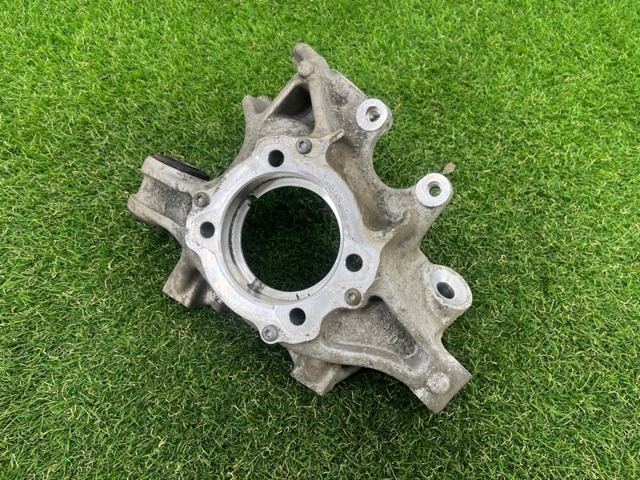Цапфа права 7P0505436 VAG
