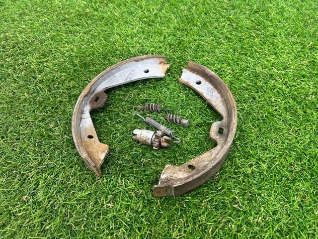 Гальмівні колодки ручника 7P0698525 VAG