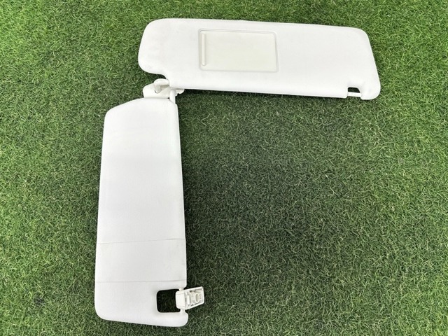 Козирок протисонячний 7P6857552MPC3 VAG