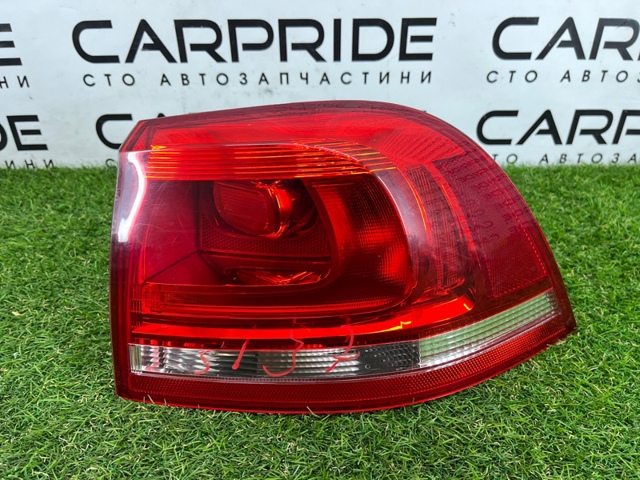 Задній правий зовнішній ліхтар 7P6945096E VAG