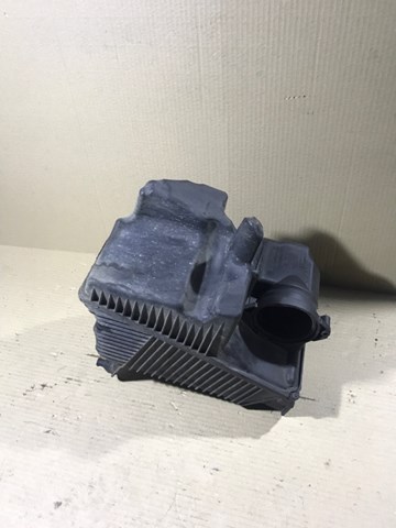 Корпус повітряного фільтра Рено Сценік 2