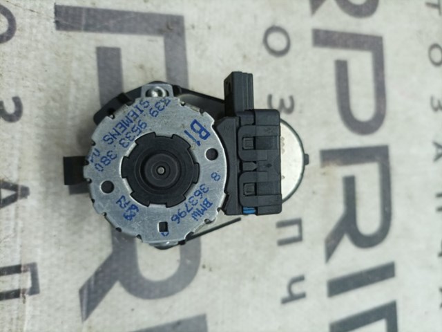 Двигун заслінки печі 8363796 BMW