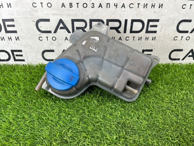Розширювальний бачок охолодження 8E0121403A VAG