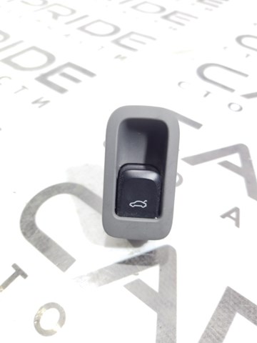 Кнопка салону приводу замка 3/5 двері (ляди) / кришки багажнику  audi q5  8k0959831a