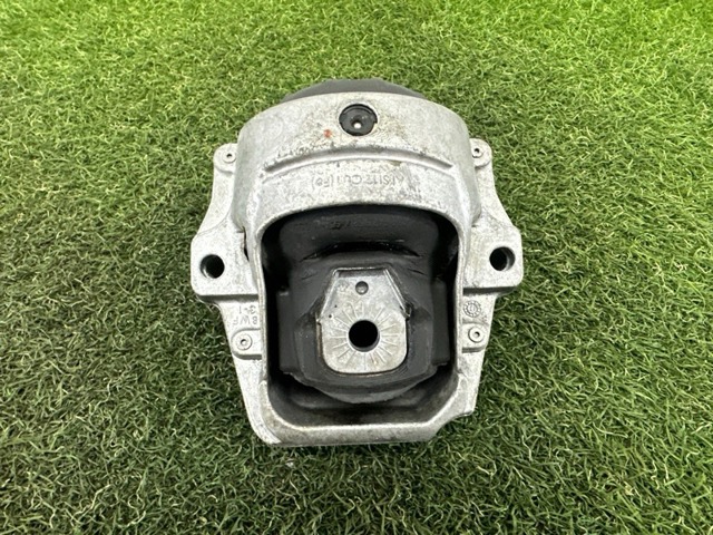 Права подушка мотора 8R0199381AL VAG