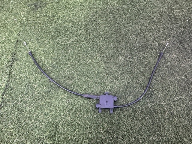Трос замка капота 8V0823531A VAG