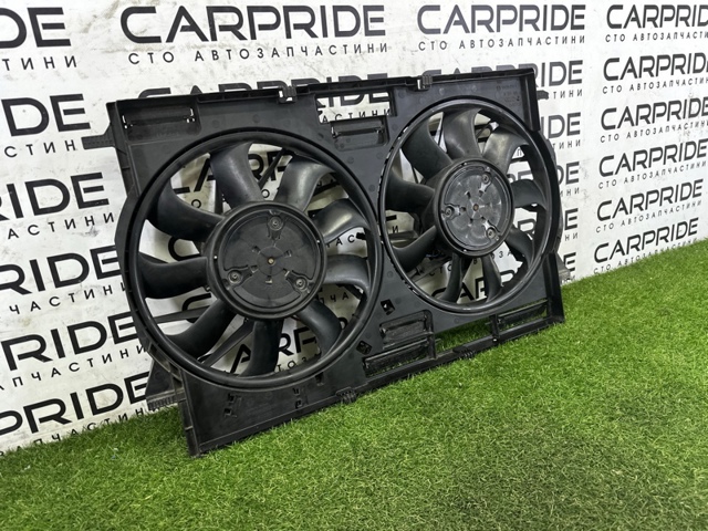 Облицювання рамки радіатора 8W0121003D VAG