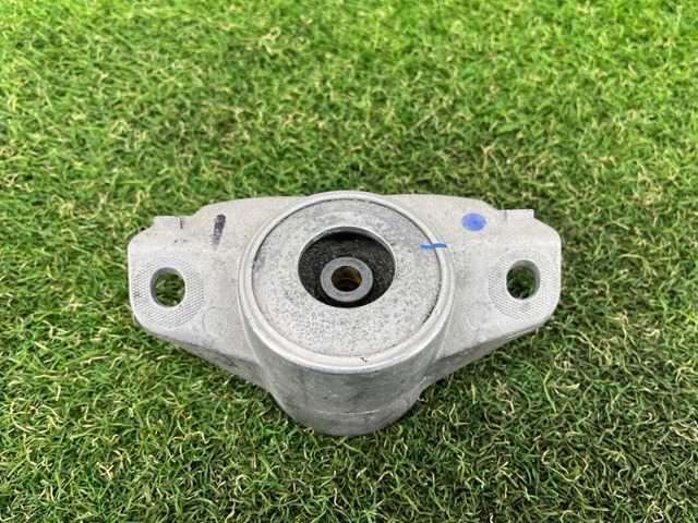 Опора амортизатора 8W0513353 VAG