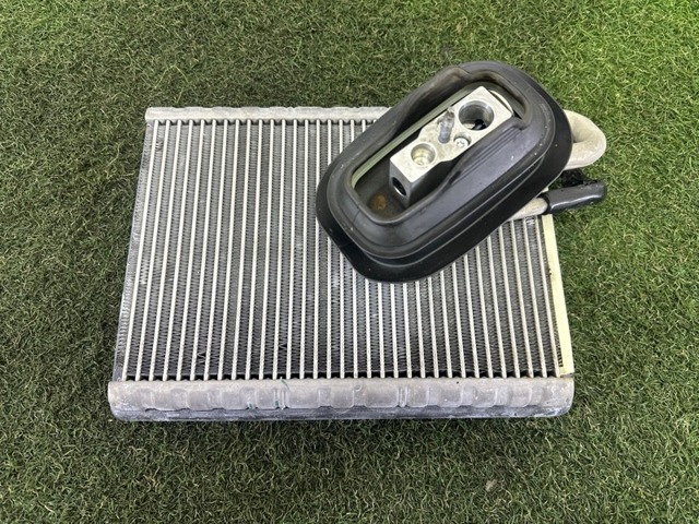 Клапан TRV, кондиціонера 8W0816679 VAG