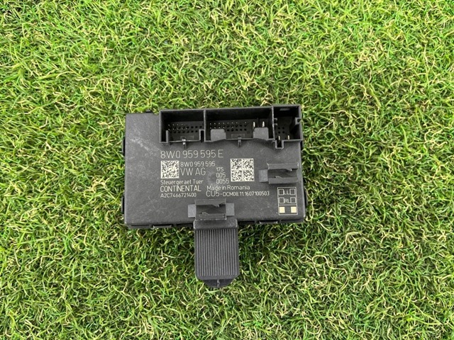 Блок комфорту задніх дверей 8W0959595E VAG