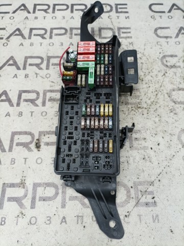 Коробка запобіжників A1645403372 MERCEDES