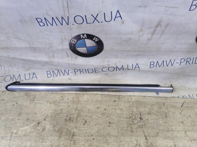 Накладка заднього скла, права A1646908280 MERCEDES