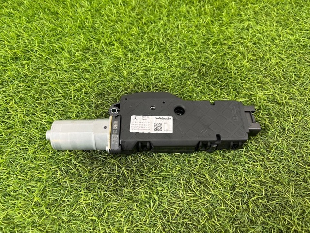 Двигун приводу люка A1679066407 MERCEDES