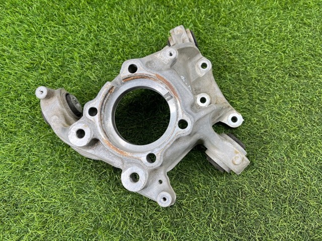 Цапфа поворотного кулака A2433502301 MERCEDES