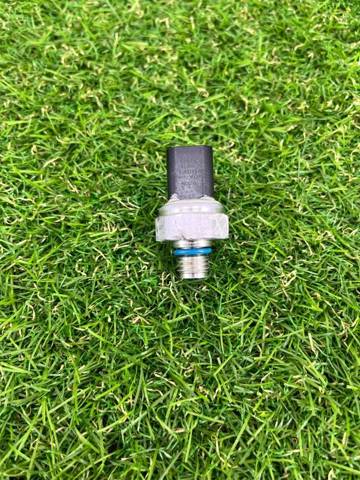 Датчик тиску масла двигуна Форд Фокус IV