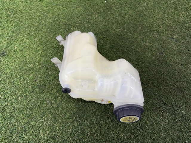 Кришка / пробка розширювального бачка LR010965 LAND ROVER