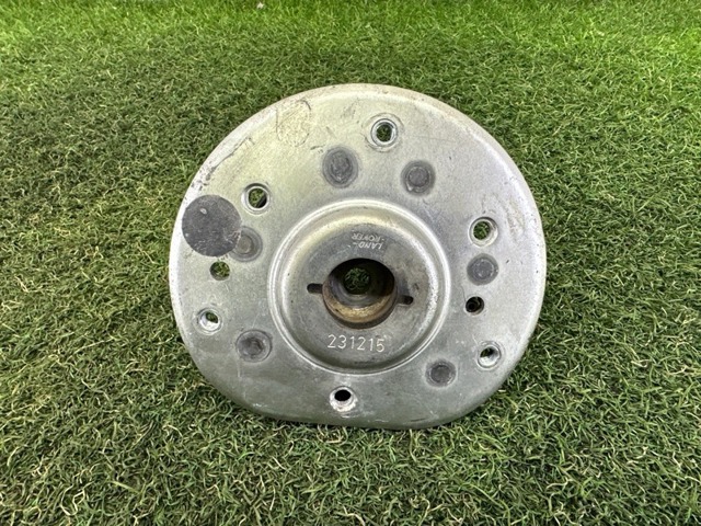 Подушка амортизатора переднього LR024477 LAND ROVER