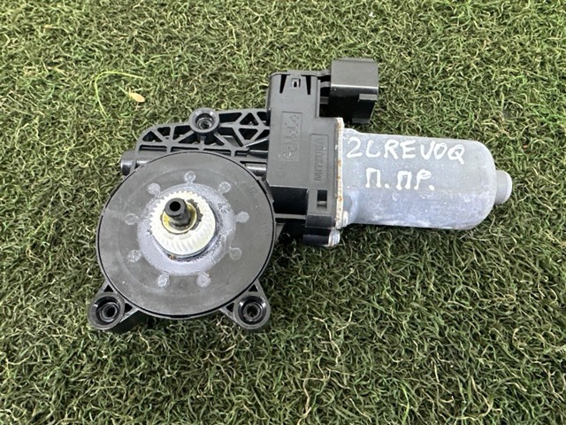 Двигун склопідіймача двері передньої, правої LR031660 LAND ROVER