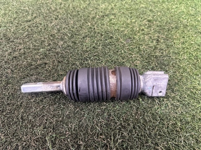 Рульовий кардан нижній LR033647 LAND ROVER