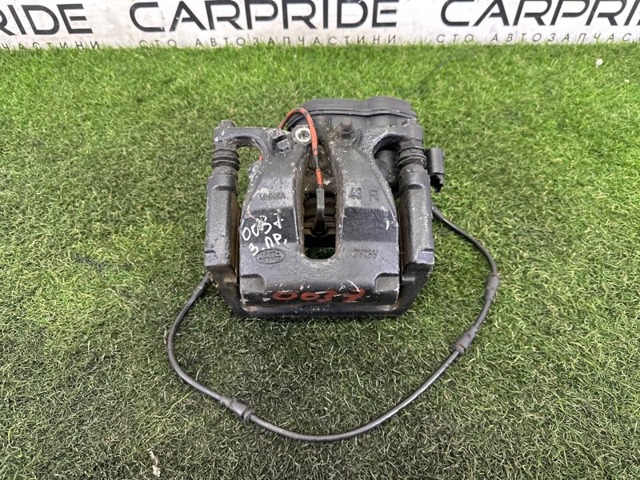 Скоба супорту заднього LR036570 LAND ROVER