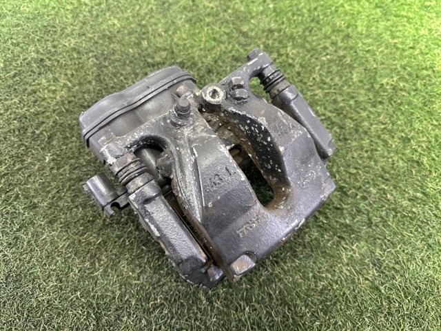 Скоба гальмівного заднього супорта LR036572 LAND ROVER
