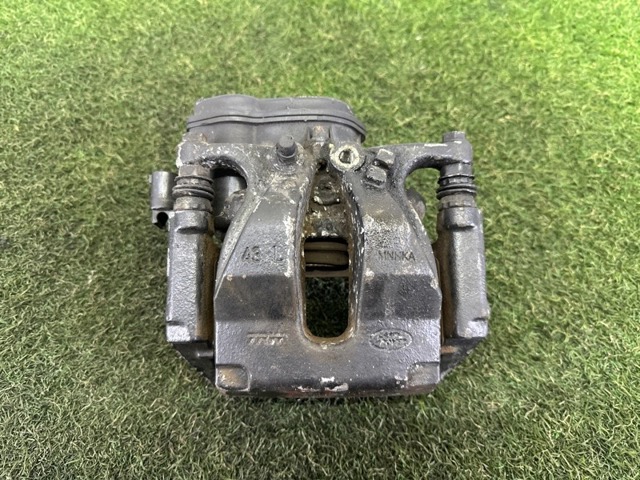 Скоба супорту заднього LR036572 LAND ROVER