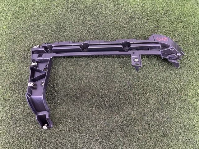 Напрямна переднього бампера, ліва LR037925 LAND ROVER