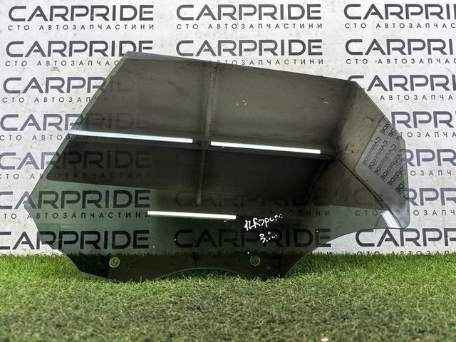 Скло задніх дверей, лівих LR043954 LAND ROVER