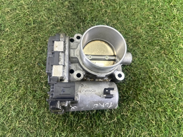 Дросільна заслінка в зборі LR049646 LAND ROVER
