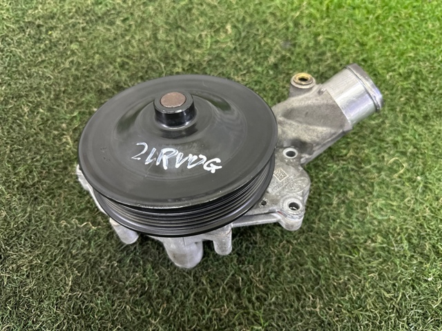 Насос системи охолодження LR055239 LAND ROVER
