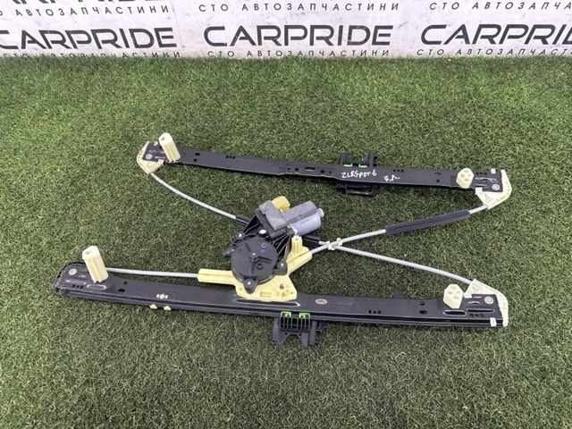 Склопідйомник задніх лівих дверей LR057341 LAND ROVER