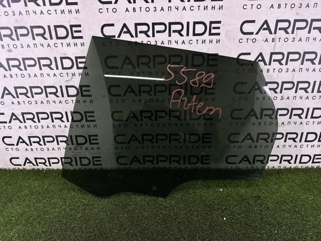 Скло заднє ліве LR058836 LAND ROVER
