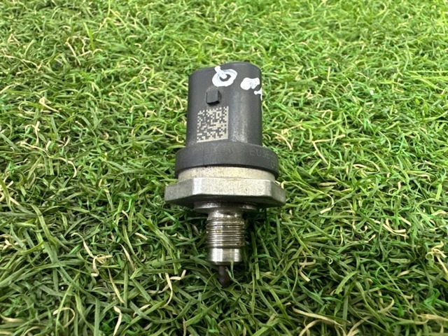 Датчик тиску палива LR065516 LAND ROVER