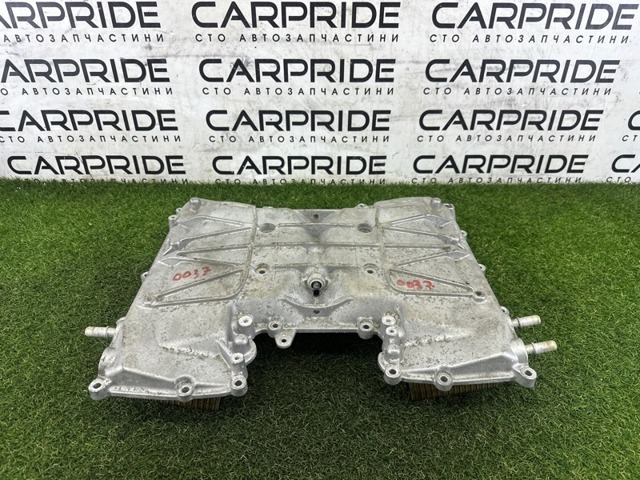 Колектор впускний LR083608 LAND ROVER