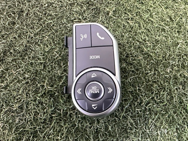 Блок кнопкових перемикачів рульового колеса LR087484 LAND ROVER