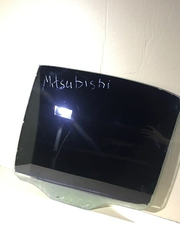 Скло задньої двері лівої MR415141 MITSUBISHI