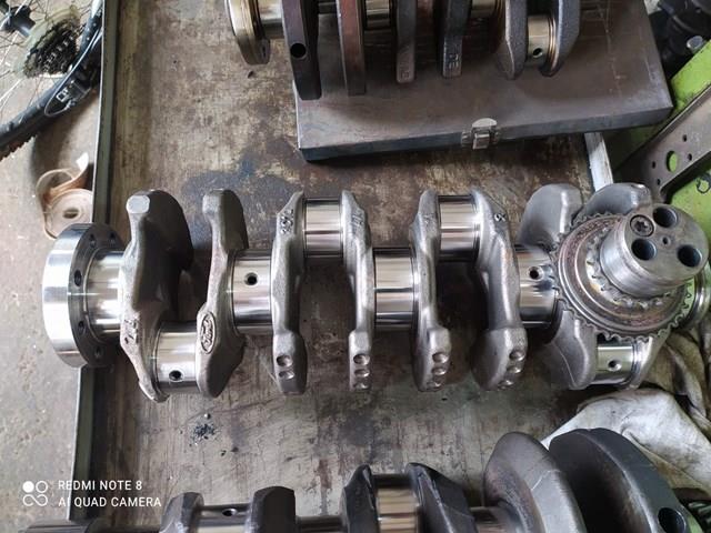 Колінчастий вал 1720558 FORD