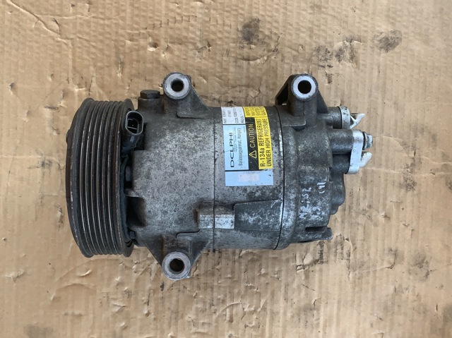 Компресор кондиціонера 01140018 RENAULT