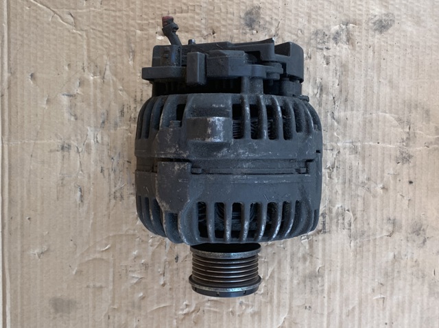 Авто генератор 0124525139 BOSCH