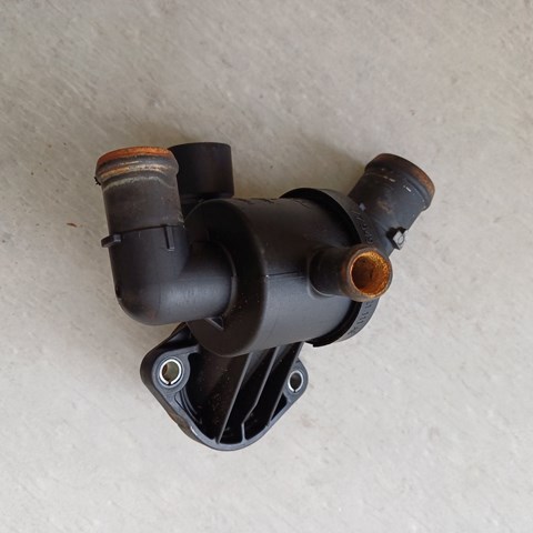 Кожух термостата Ауді КУ3