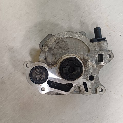 Насос вакуумний 03L145207 VAG