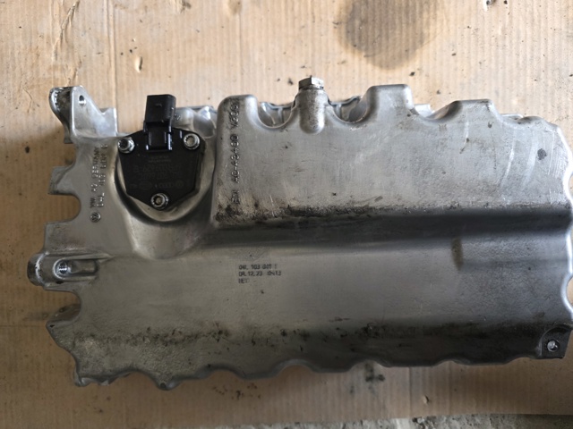 Піддон двигуна 04L103603C VAG