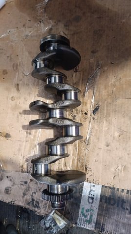 Колінчастий вал 04L105021D VAG