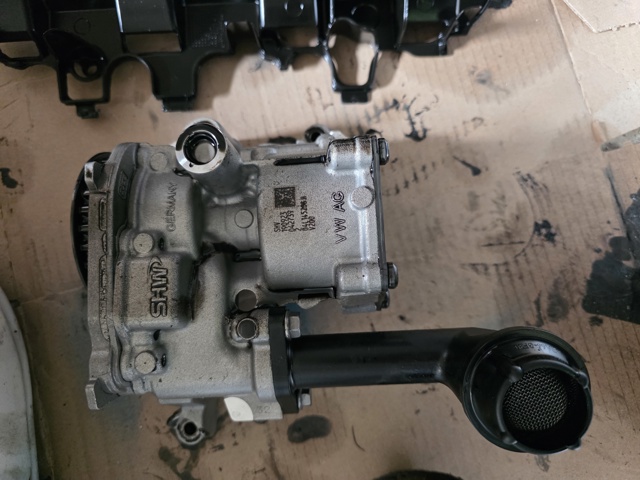 Помпа масляна 04L145208H VAG