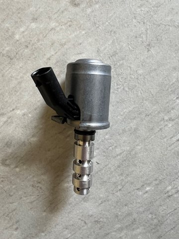 Клапан регулювання тиску масла 04L906455A VAG