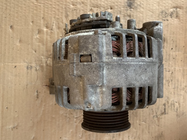 Авто генератор 231001568R RENAULT