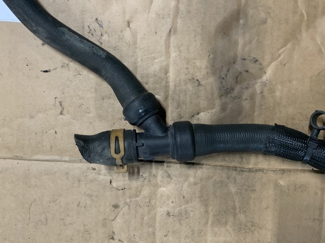 Патрубок системи охолодження 271A20005R RENAULT