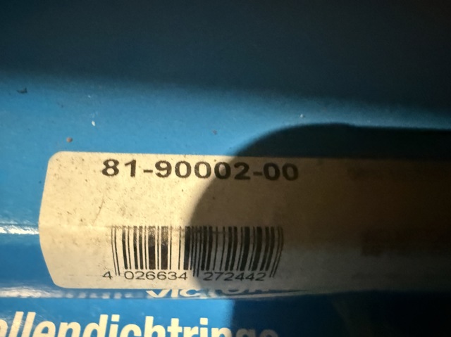 Сальник коленвала двигуна, задній 819000200 VICTOR REINZ