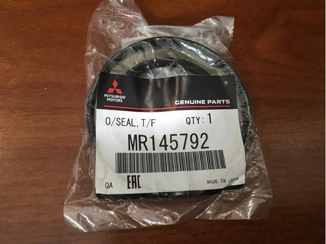 Сальник роздавальної коробки, первинного вала MR145792 MITSUBISHI