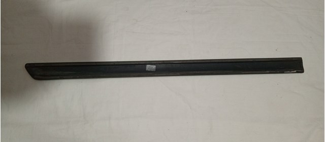 Накладка задніх дверей 1Z0853753C VAG